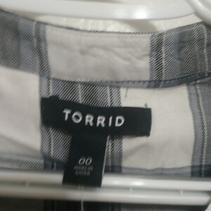 Torrid Plaid Button-Up Shirt in Black & White